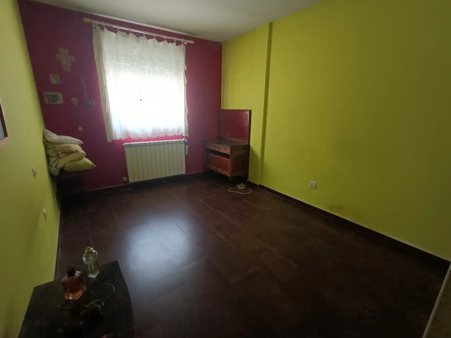 Dormitori de Casa o xalet en venda en Ciudad Real amb Aire condicionat, Calefacció i Jardí privat