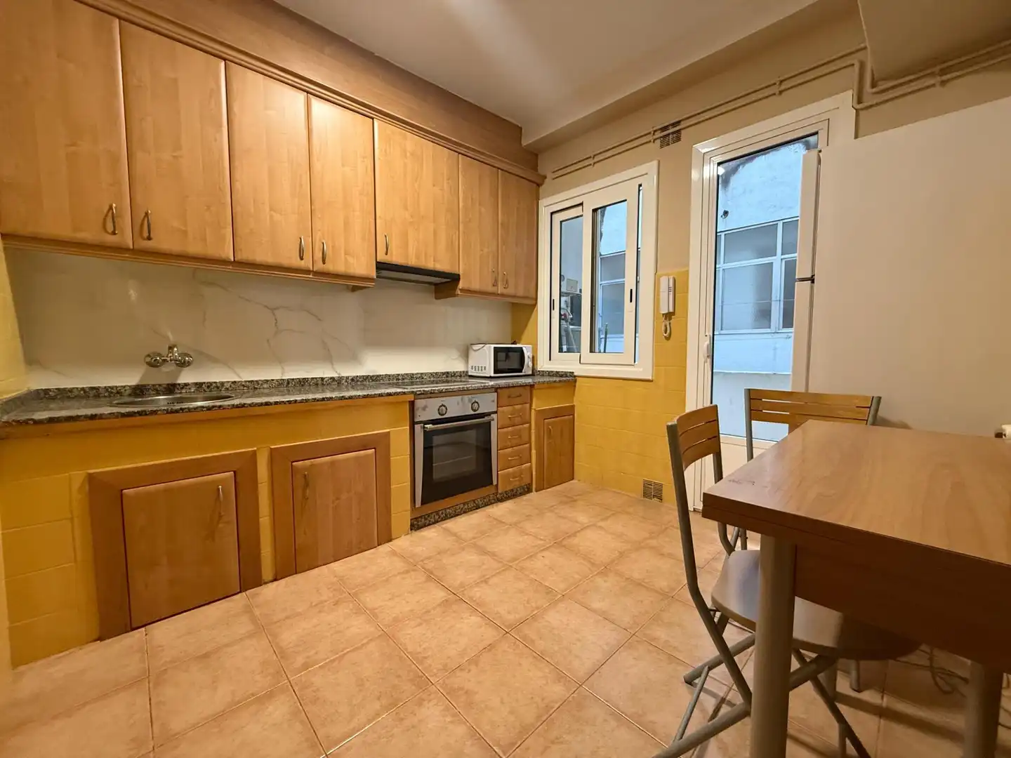 Flat with terrace to rent in Avenida HABANA, imagen 7