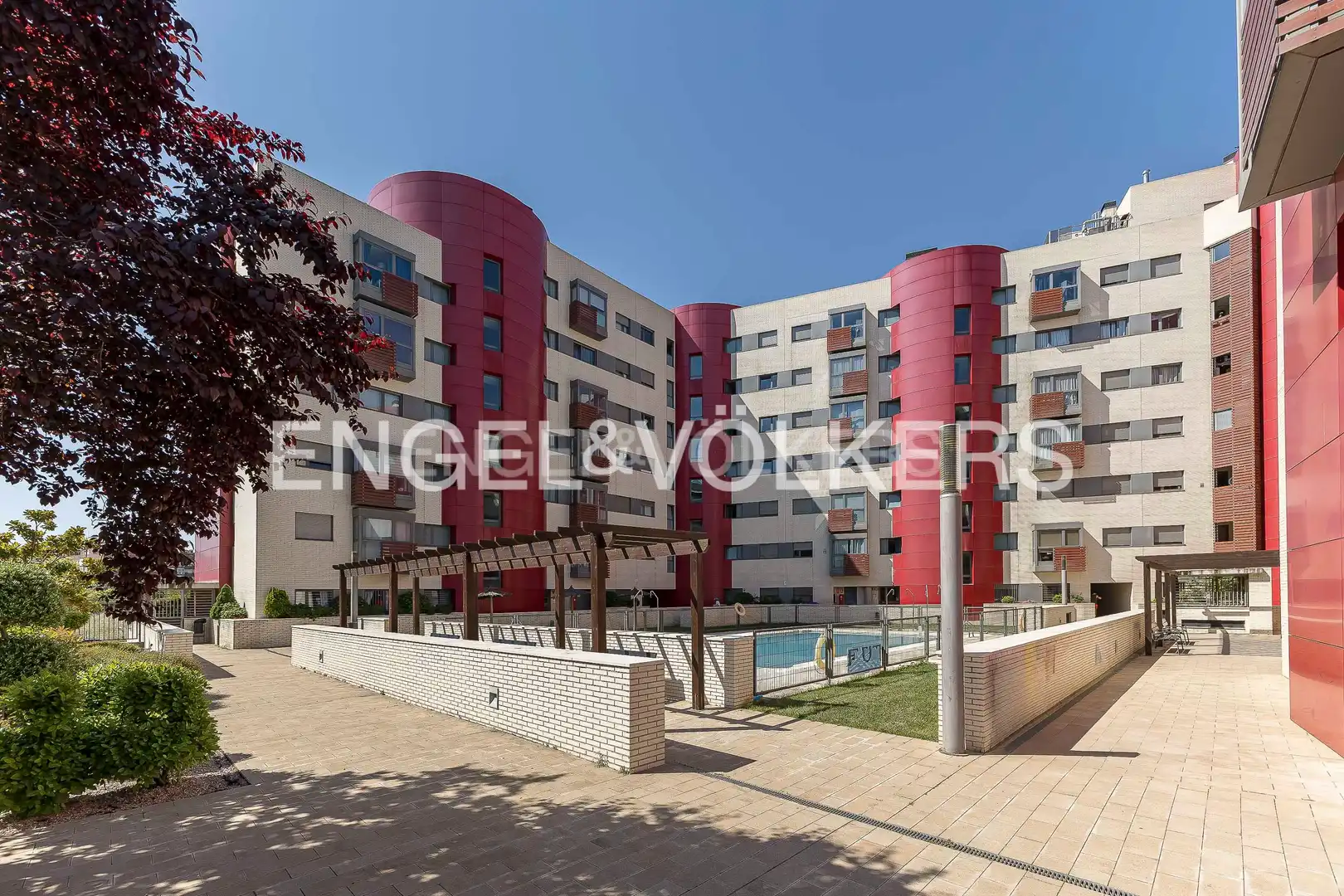 Vista exterior de Piso en venta en Madrid con Aire acondicionado, Calefacción y Piscina