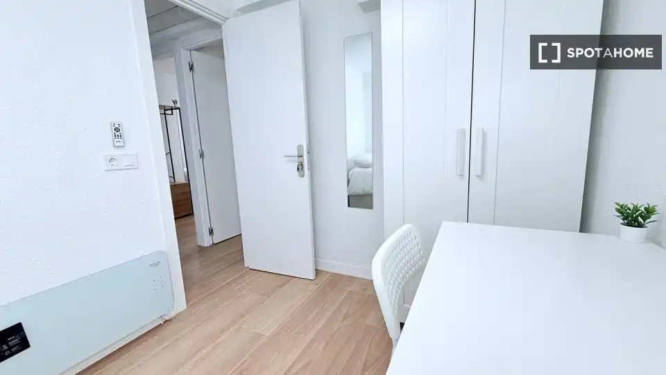 Room in Casco Histórico de Vallecas