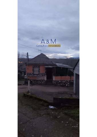 Casa-chalet en Venta en Rio en Corullón