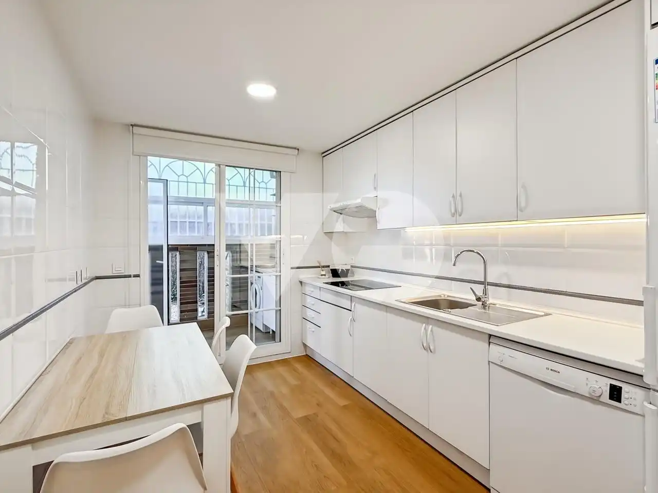 Küche von Erdgeschoss zur Miete in Majadahonda mit Heizung, Privatgarten und Terrasse