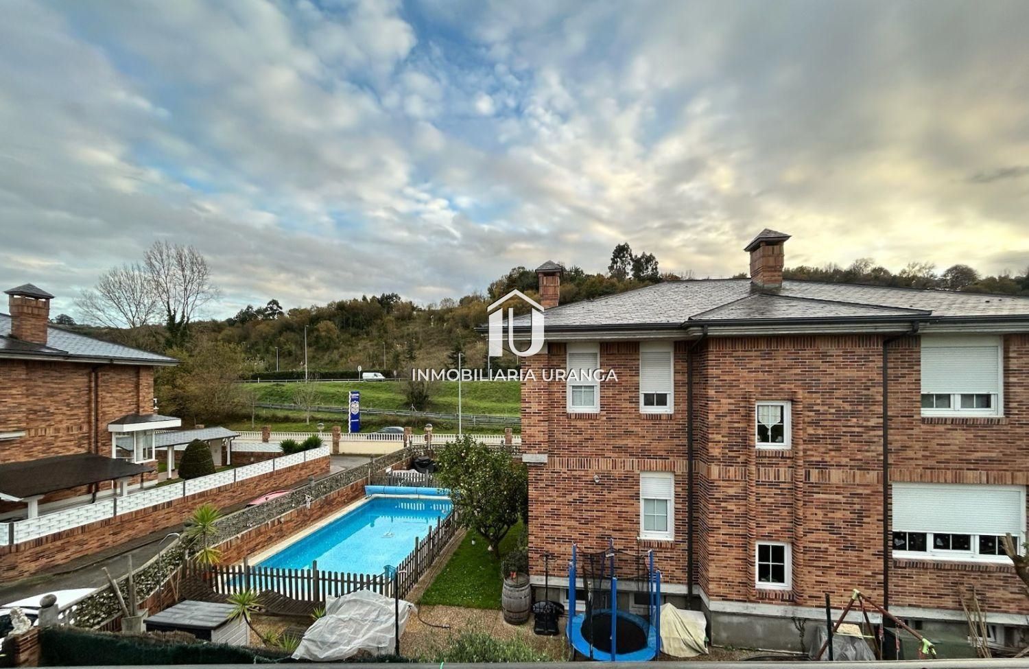 Vista exterior de Casa o chalet en venta en Laredo con Calefacción, Jardín privado y Trastero