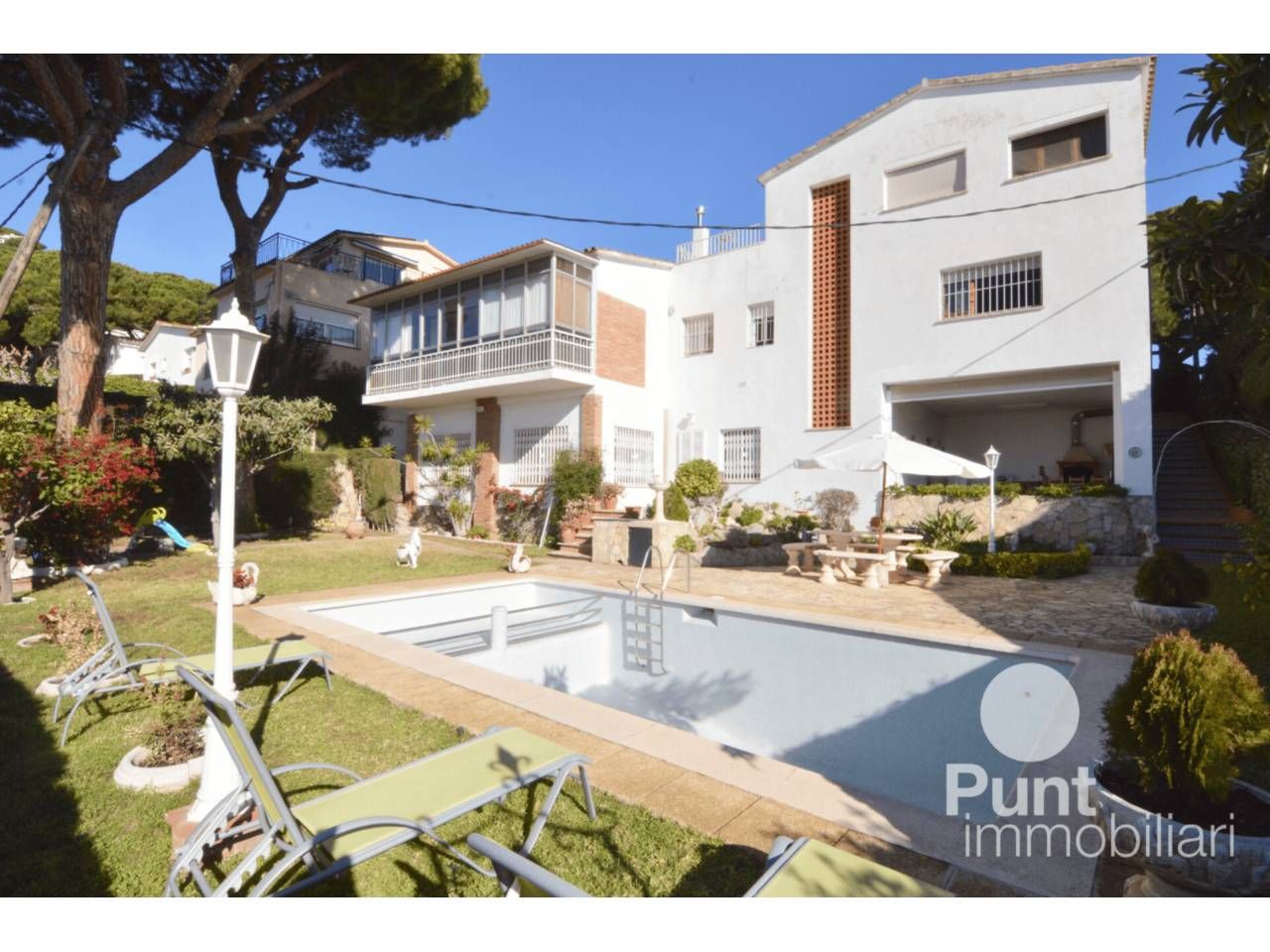 Exterior view of House or chalet for sale in Premià de Dalt  with Air Conditioner, Heating and Terrace