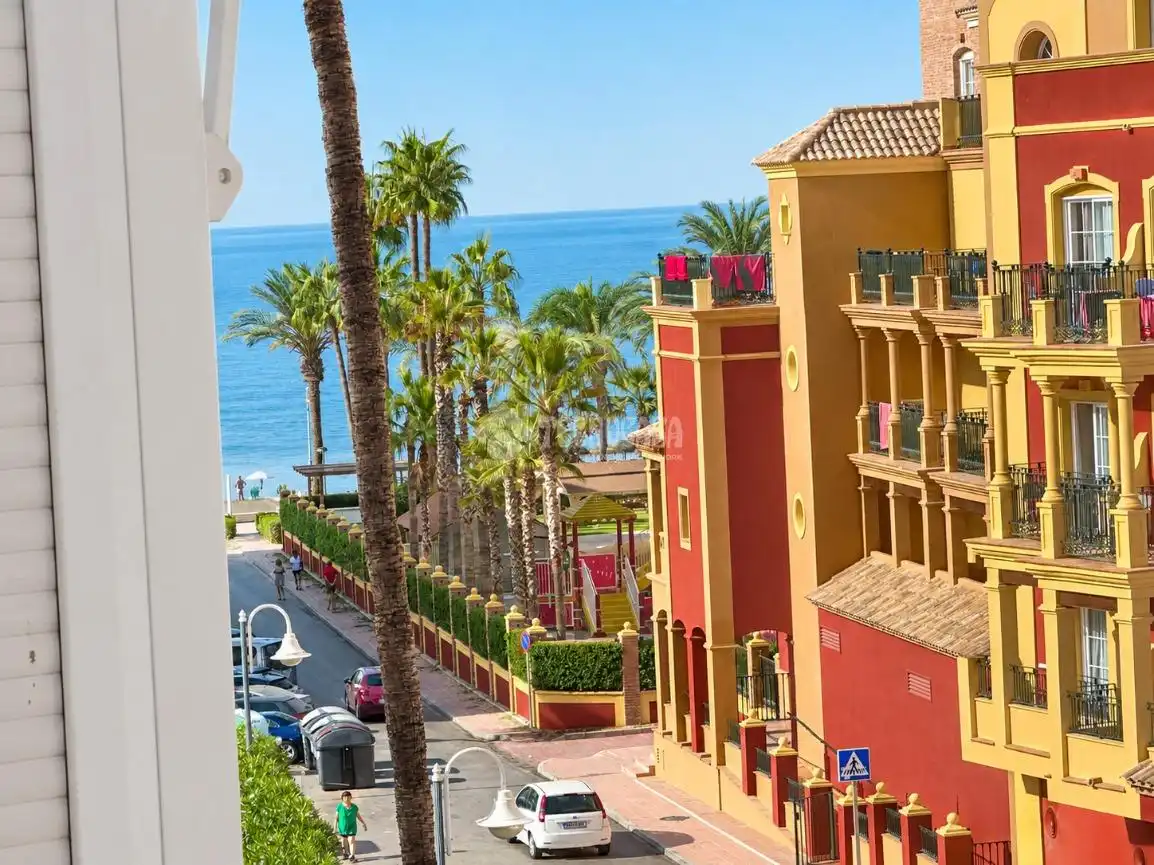 Vista exterior de Estudi en venda en Torrox amb Aire condicionat i Piscina comunitària