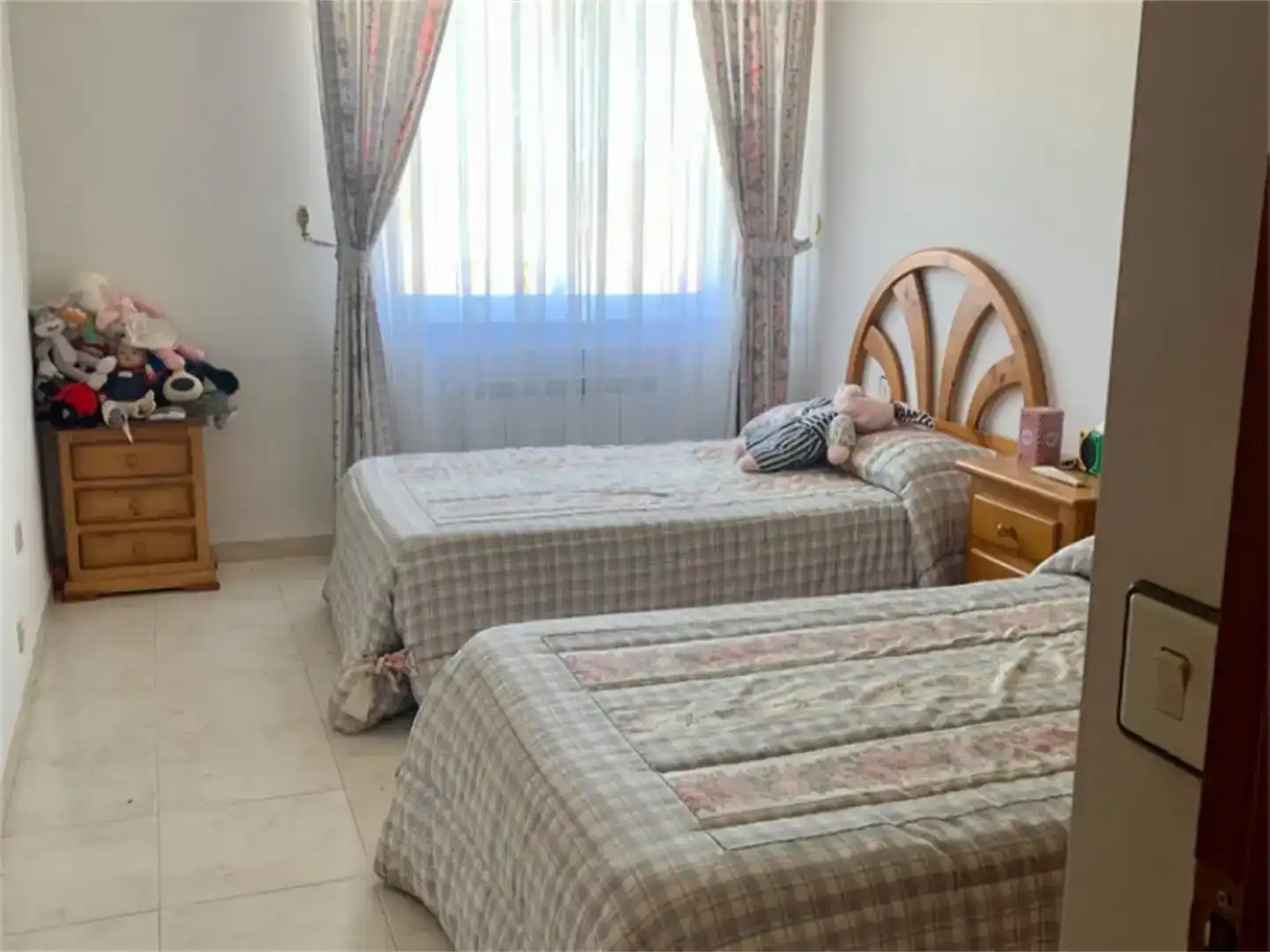 Habitación de Piso en venta en Villaquejida con Trastero, Amueblado y Balcón