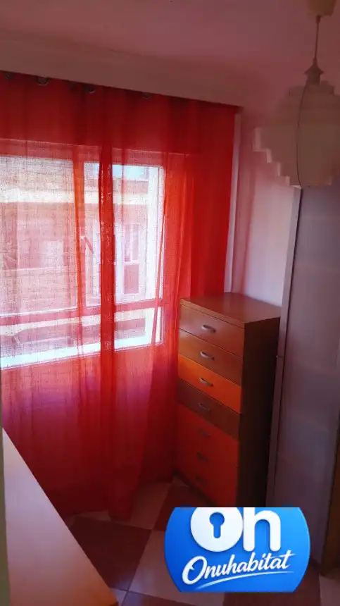 Dormitori de Pis en venda en Huelva amb Aire condicionat, Moblat i Balcó