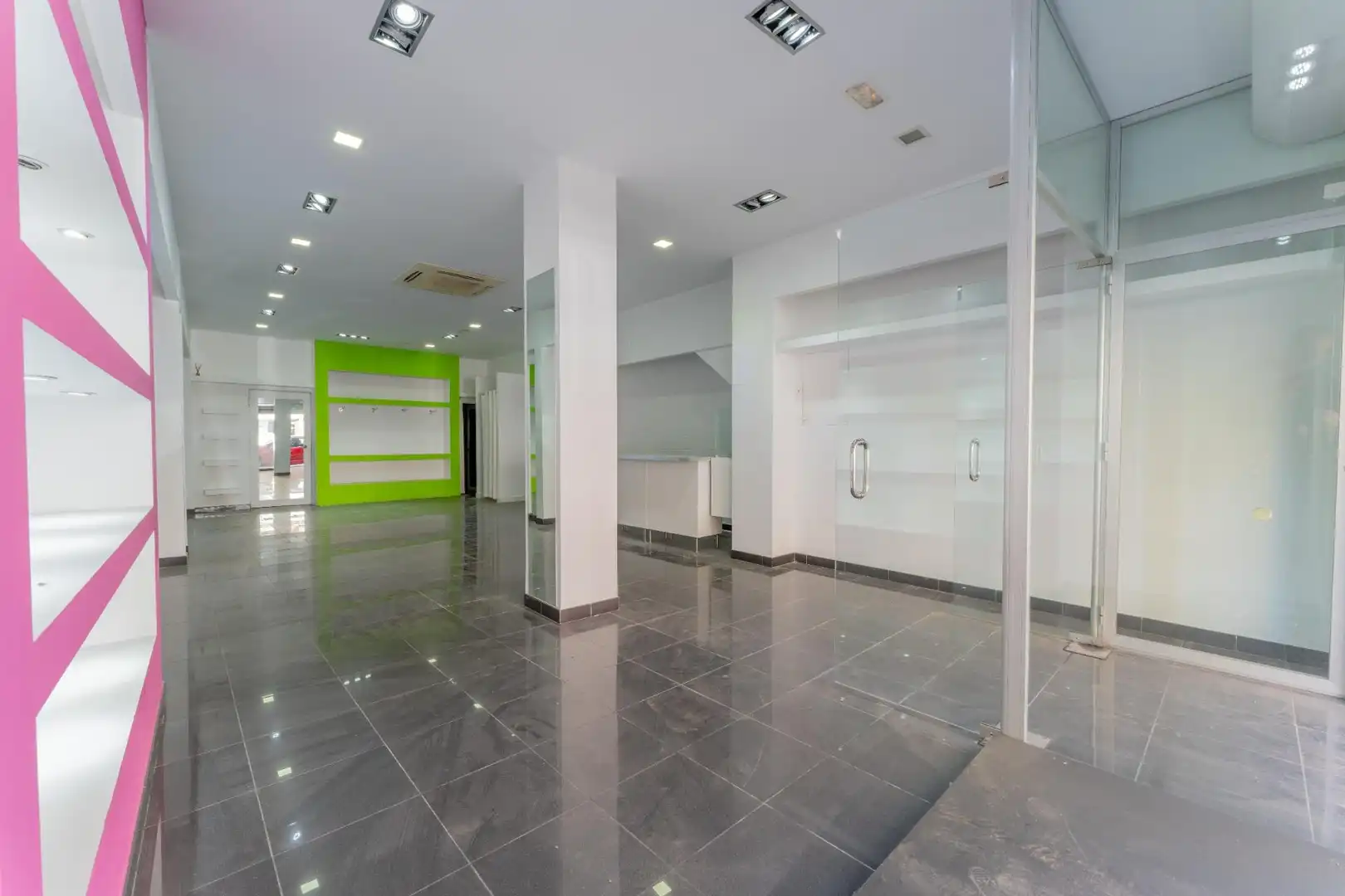 Local de alquiler en Elche / Elx con Aire acondicionado