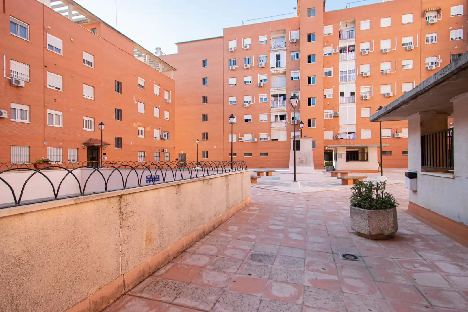 Vista exterior de Piso en venta en Sevilla con Aire acondicionado, Terraza y Trastero