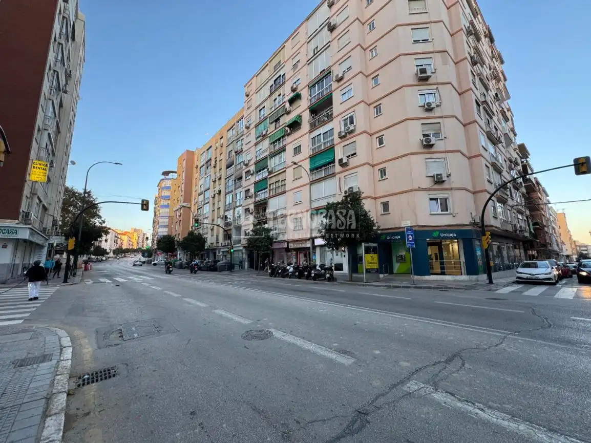 Vista exterior de Oficina en venta en Málaga