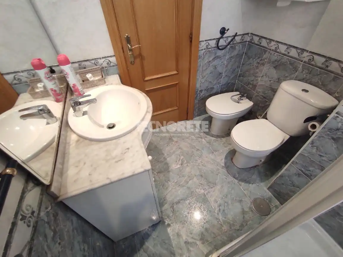 Baño de Piso en venta en Guadalajara con Calefacción