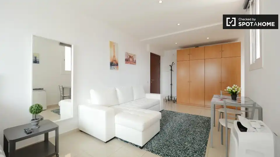 Flat with terrace to rent in Eixample, imagen 4