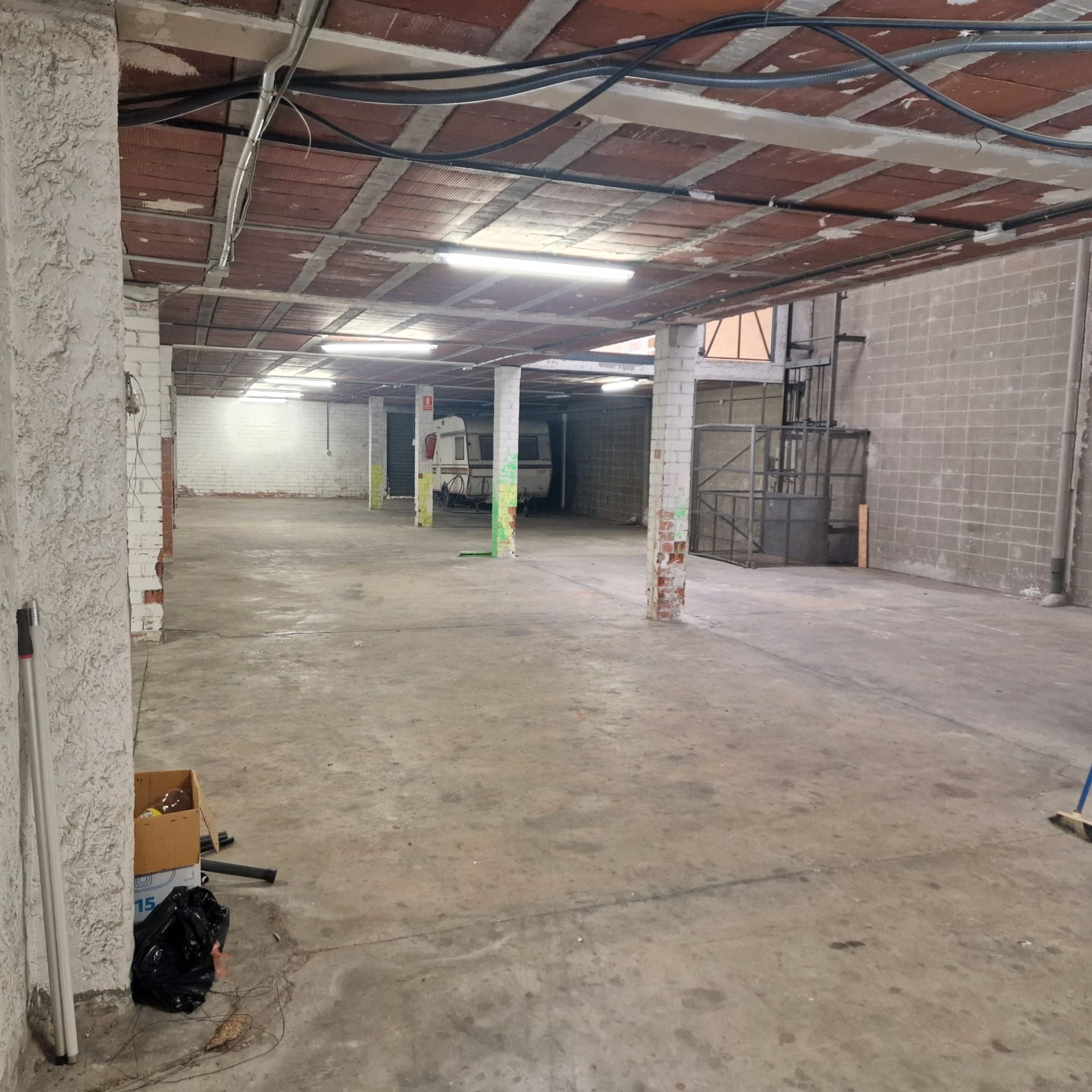 Fabrikhallen zum verkauf in Palau-solità i Plegamans mit Alarm