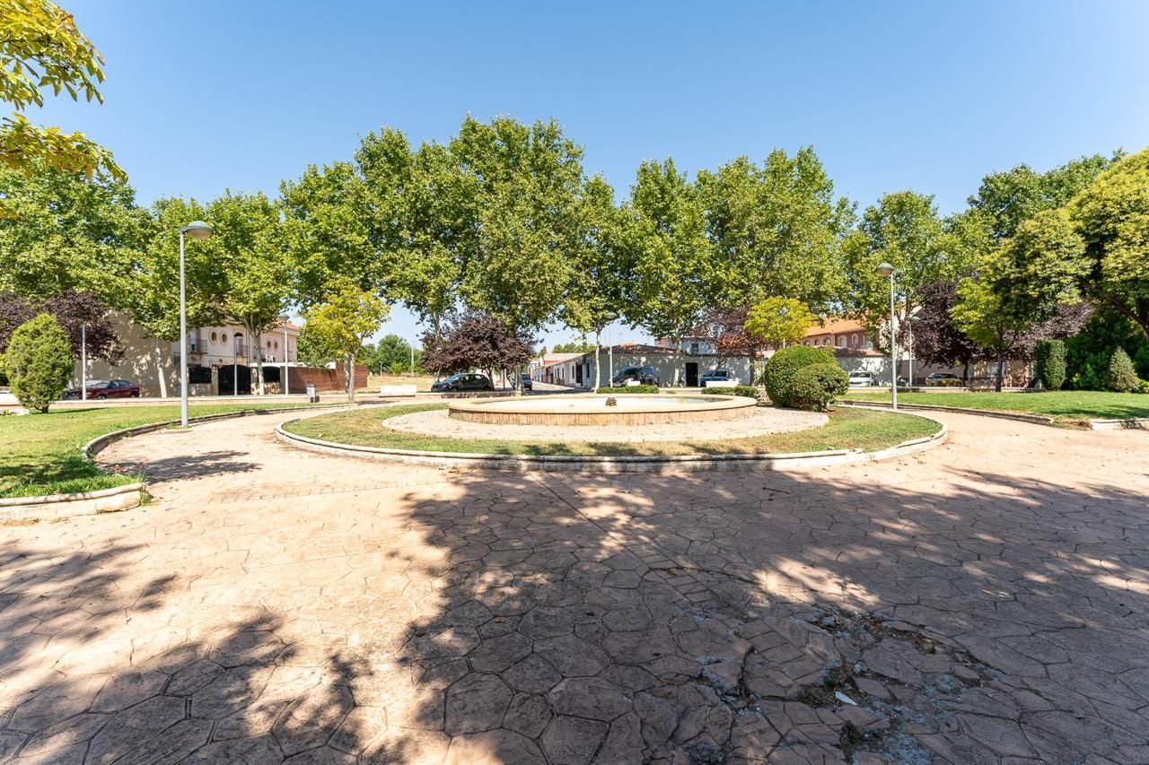 Vista exterior de Casa adosada en venda en Ciempozuelos amb Aire condicionat, Calefacció i Jardí privat