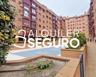 Exterior view of Flat to rent in  Madrid Capital  with Heating, Terrace and Storage room