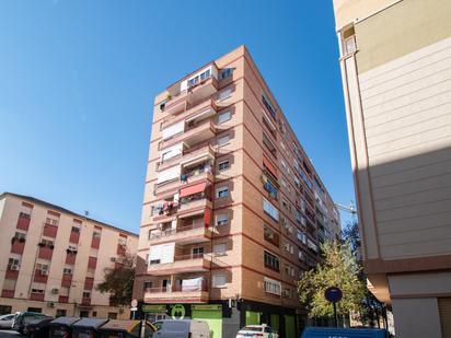 Exterior view of Flat for sale in  Granada Capital  with Terrace and Balcony