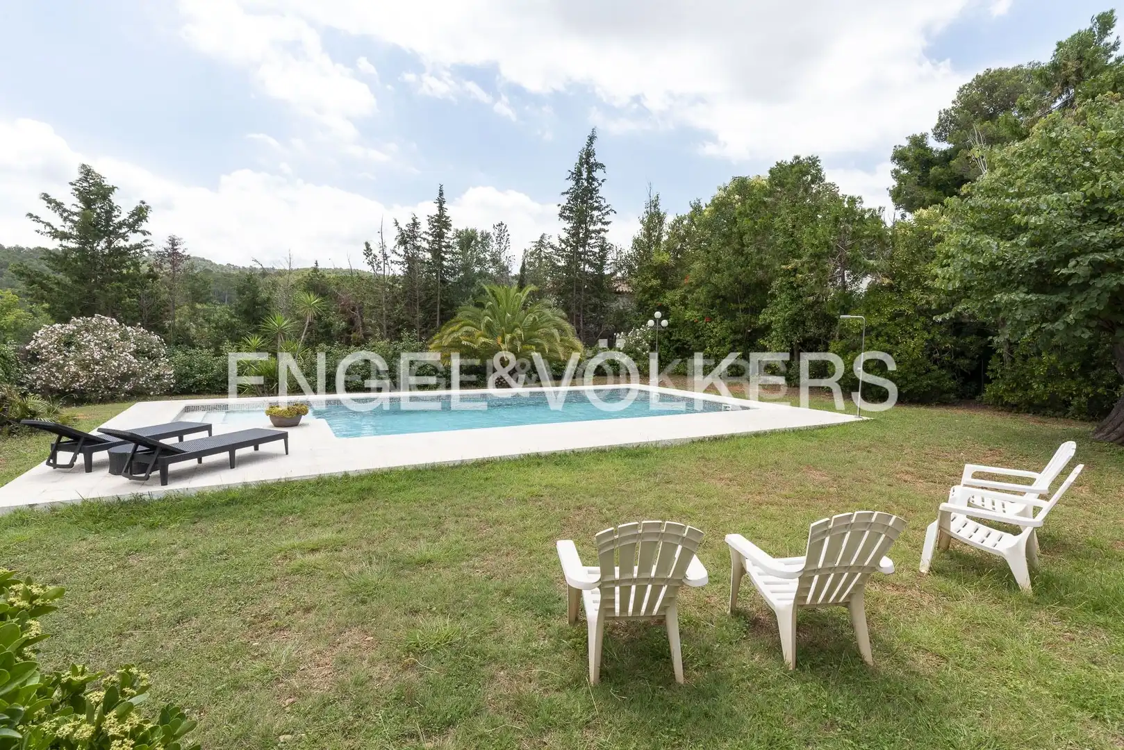 Piscina de Casa o chalet en venta en Sant Cugat del Vallès con Aire acondicionado, Calefacción y Jardín privado