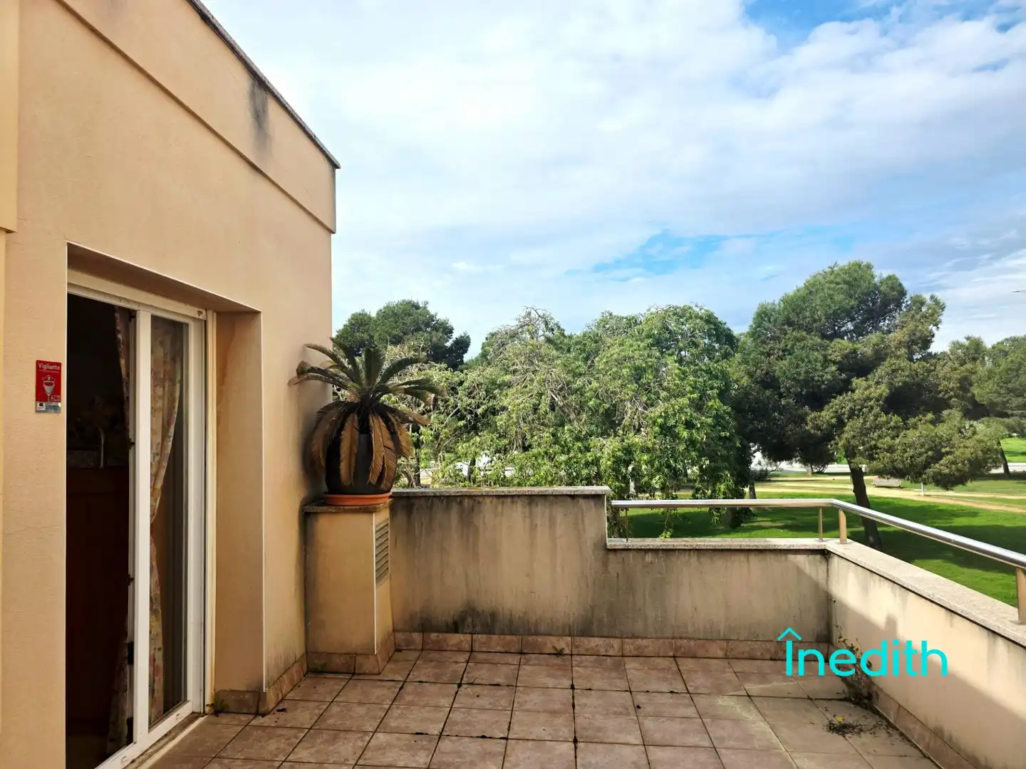 Jardí de Casa adosada en venda en Cubelles amb Aire condicionat, Calefacció i Jardí privat