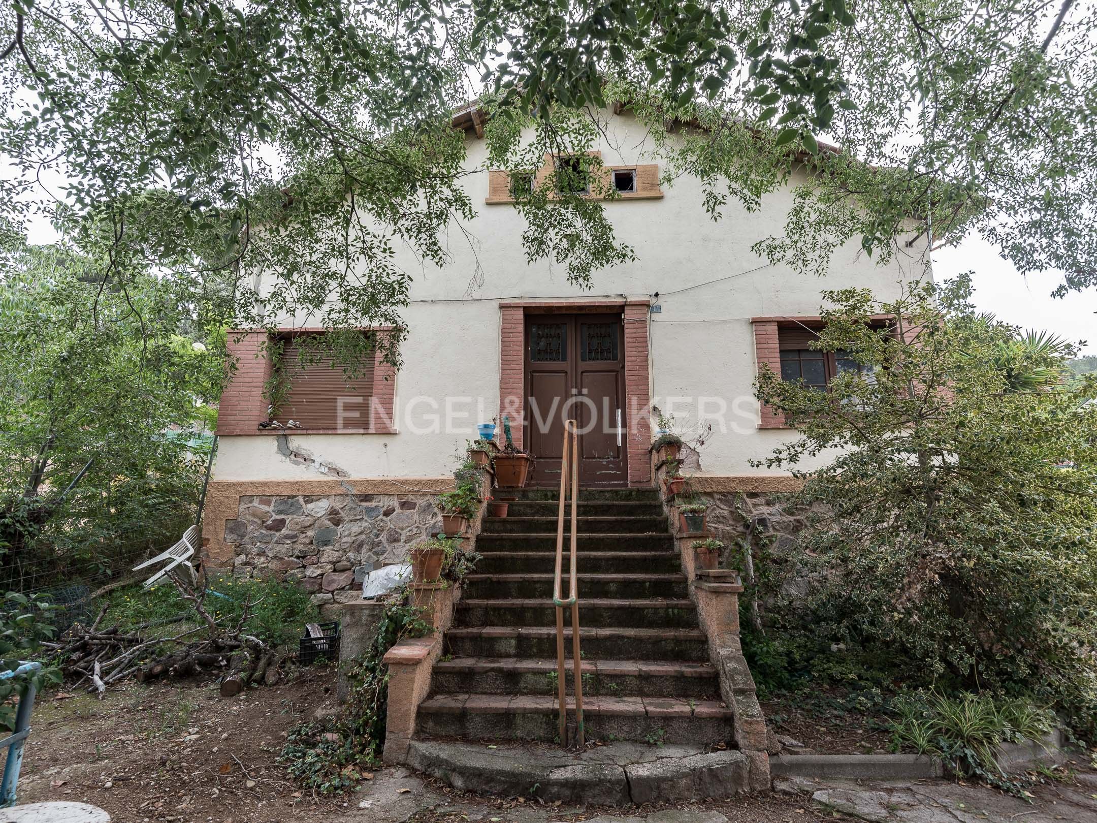 Exterior view of House or chalet for sale in Palau-solità i Plegamans  with Heating, Private garden and Terrace