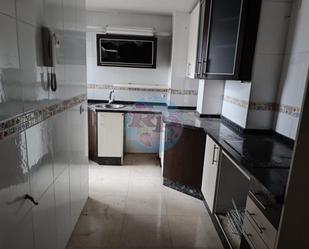 Cuina de Apartament en venda en Valdefresno amb Terrassa