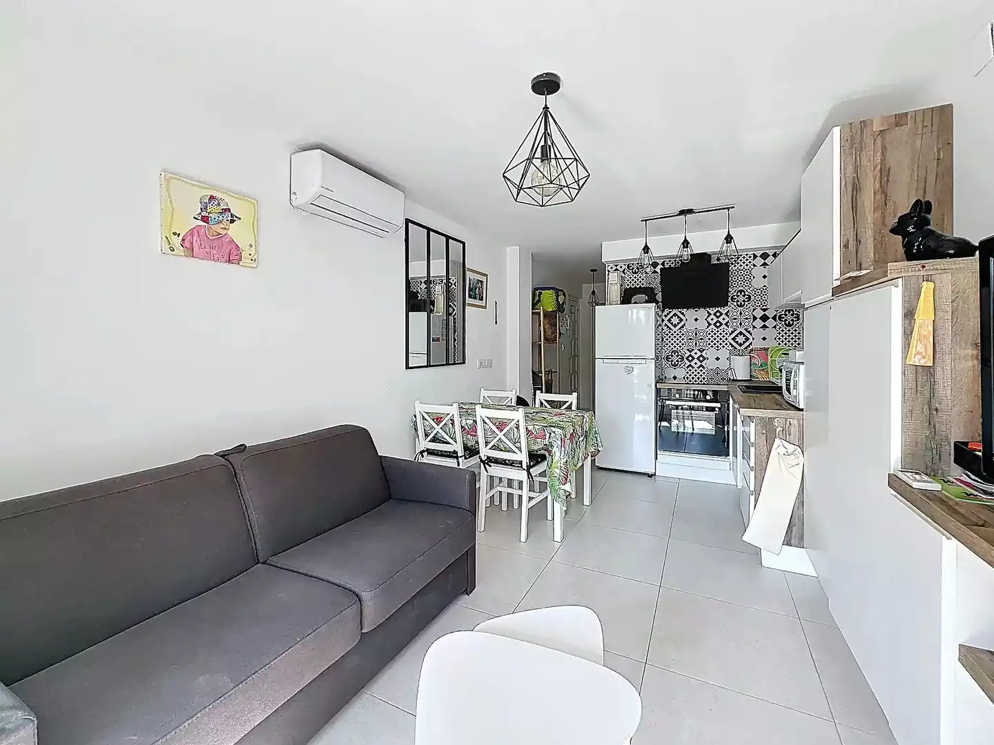 Appartamento in vendita a Poblat tipic / av. castello d'empuries 6 esc. 14, imagen 2