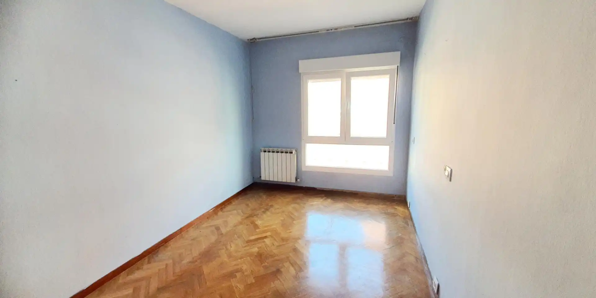 Habitación de Piso en venta en Oviedo  con Calefacción y Trastero