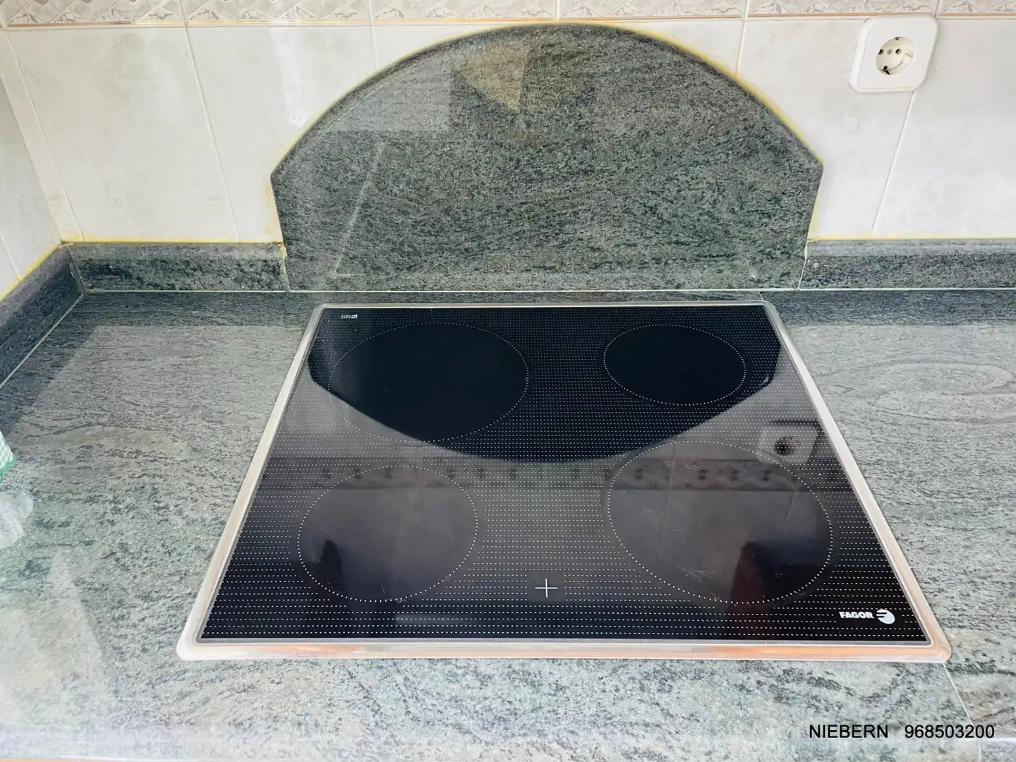 Flat with terrace to rent in Avenida de Venecia, imagen 27