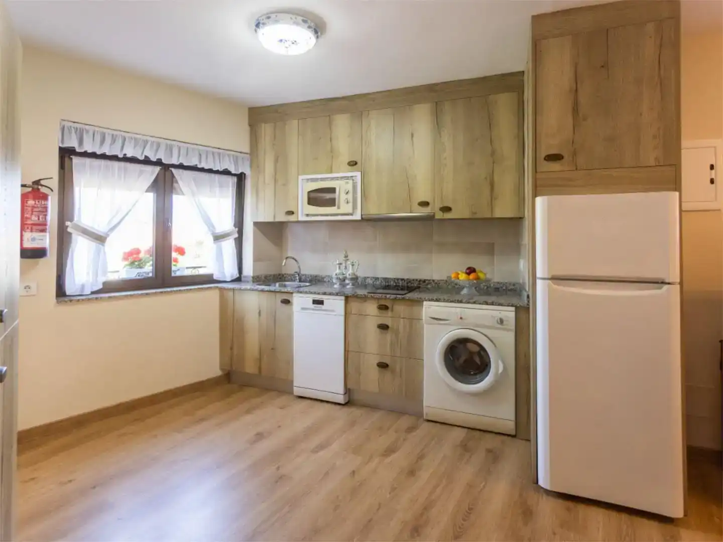 Küche von Wohnung zum Verkauf in Llanes mit Balkon