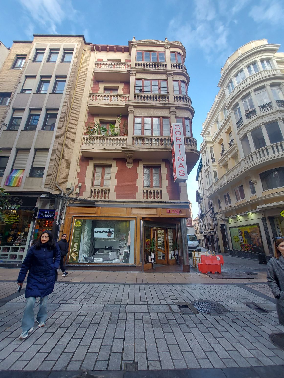Exterior view of Building for sale in  Logroño