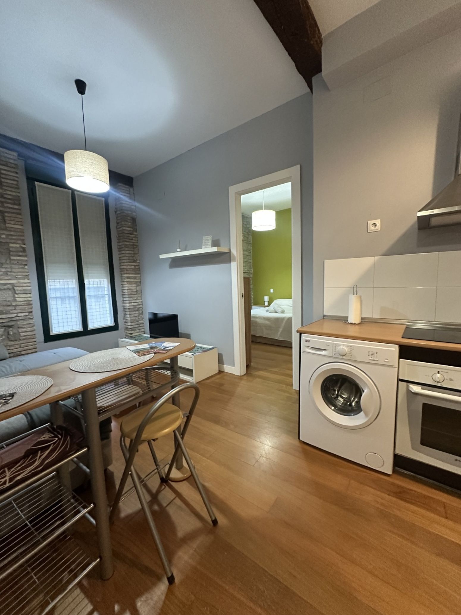 Dormitori de Pis en venda en  Logroño amb Calefacció, Parquet i Moblat