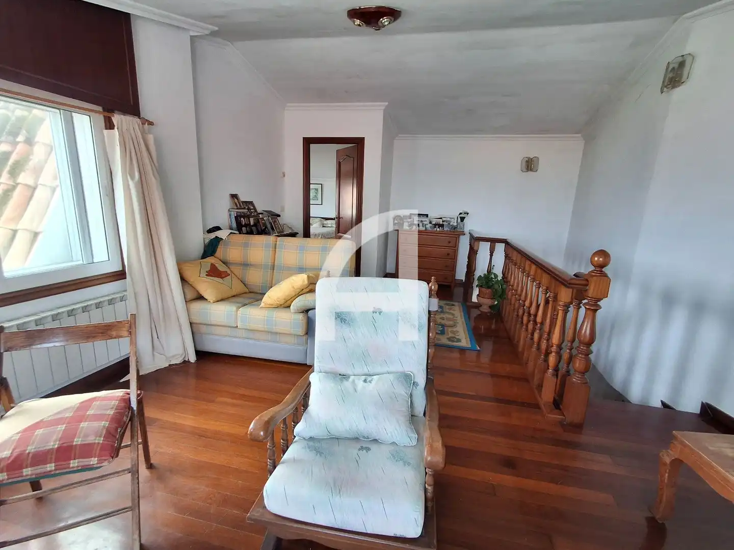 Sala d'estar de Casa o xalet en venda en Vigo  amb Calefacció, Terrassa i Traster