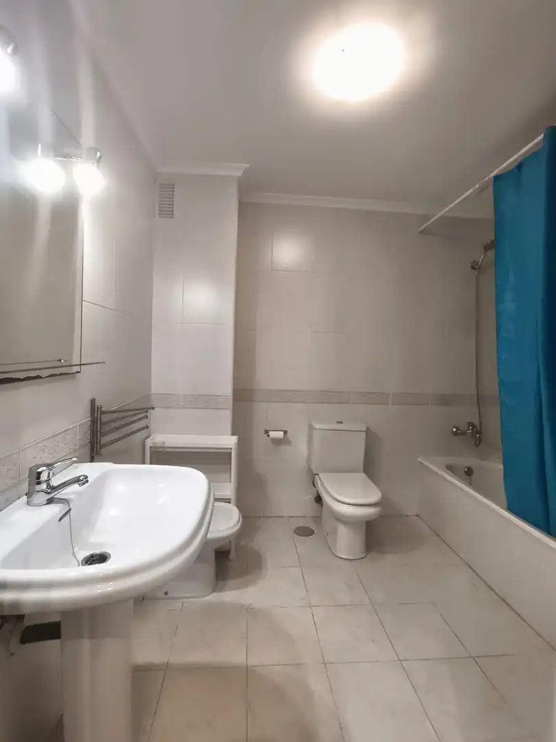 Baño de Piso de alquiler en Entrambasaguas con Calefacción, Jardín privado y Terraza