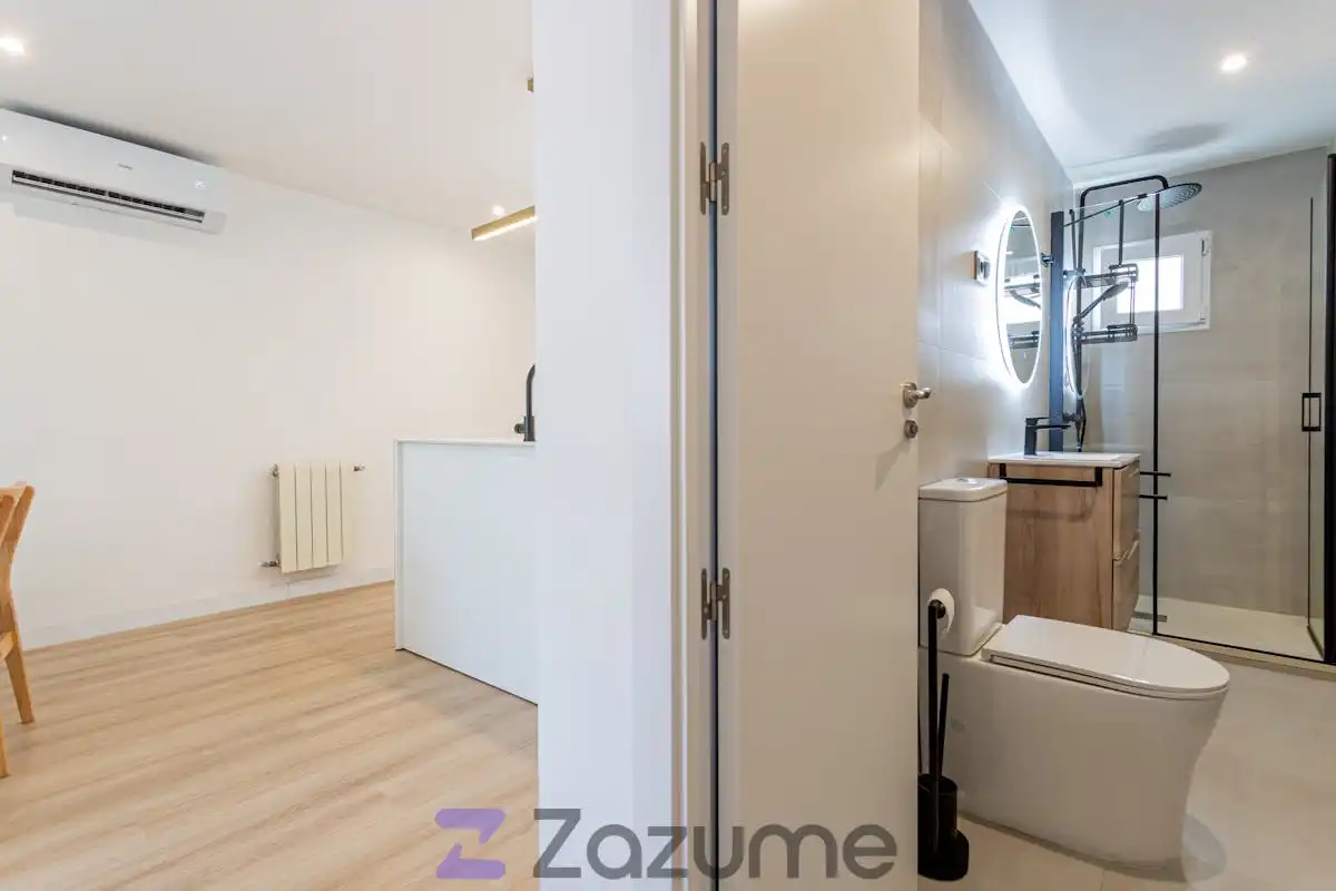 Baño de Piso de alquiler en Madrid con Aire acondicionado, Calefacción y Parquet