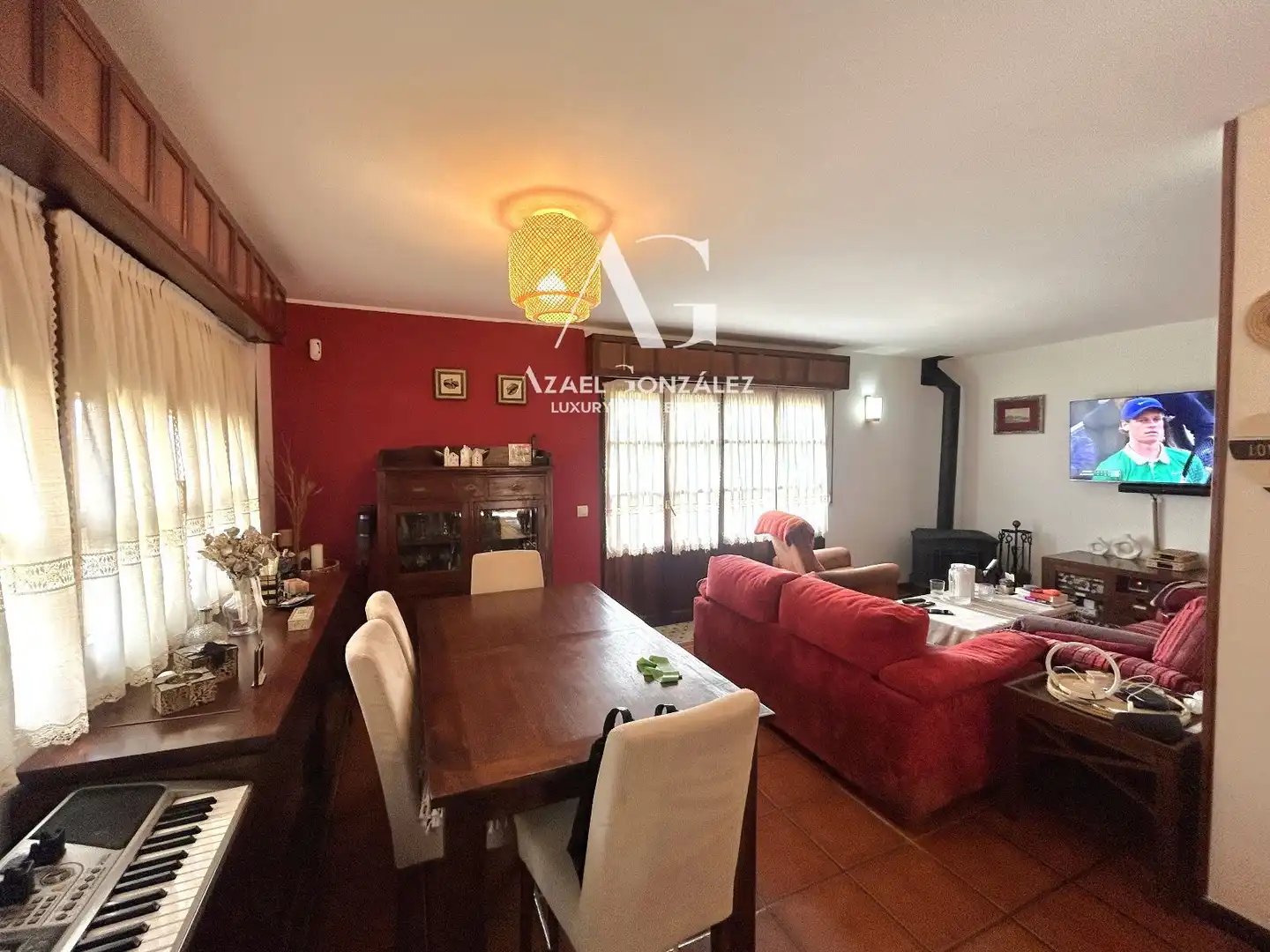 Sala de estar de Casa adosada en venta en Cabezón de la Sal con Calefacción, Jardín privado y Terraza