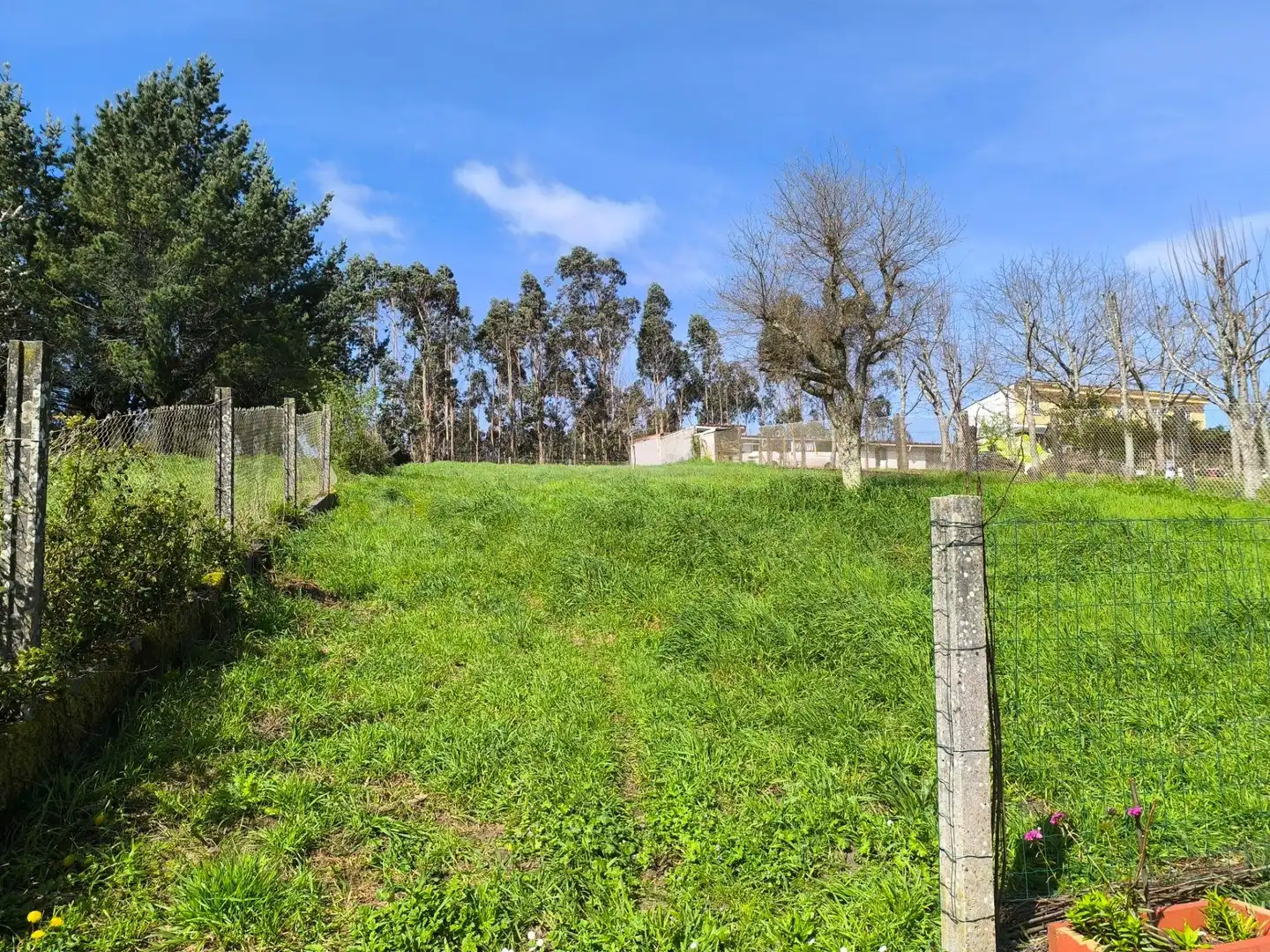 Piso en venta en Santiago de Compostela  con Calefacción, Jardín privado y Trastero