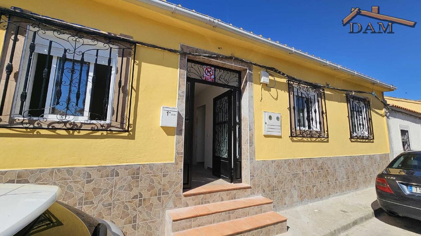 Vista exterior de Casa o xalet en venda en Carmena
