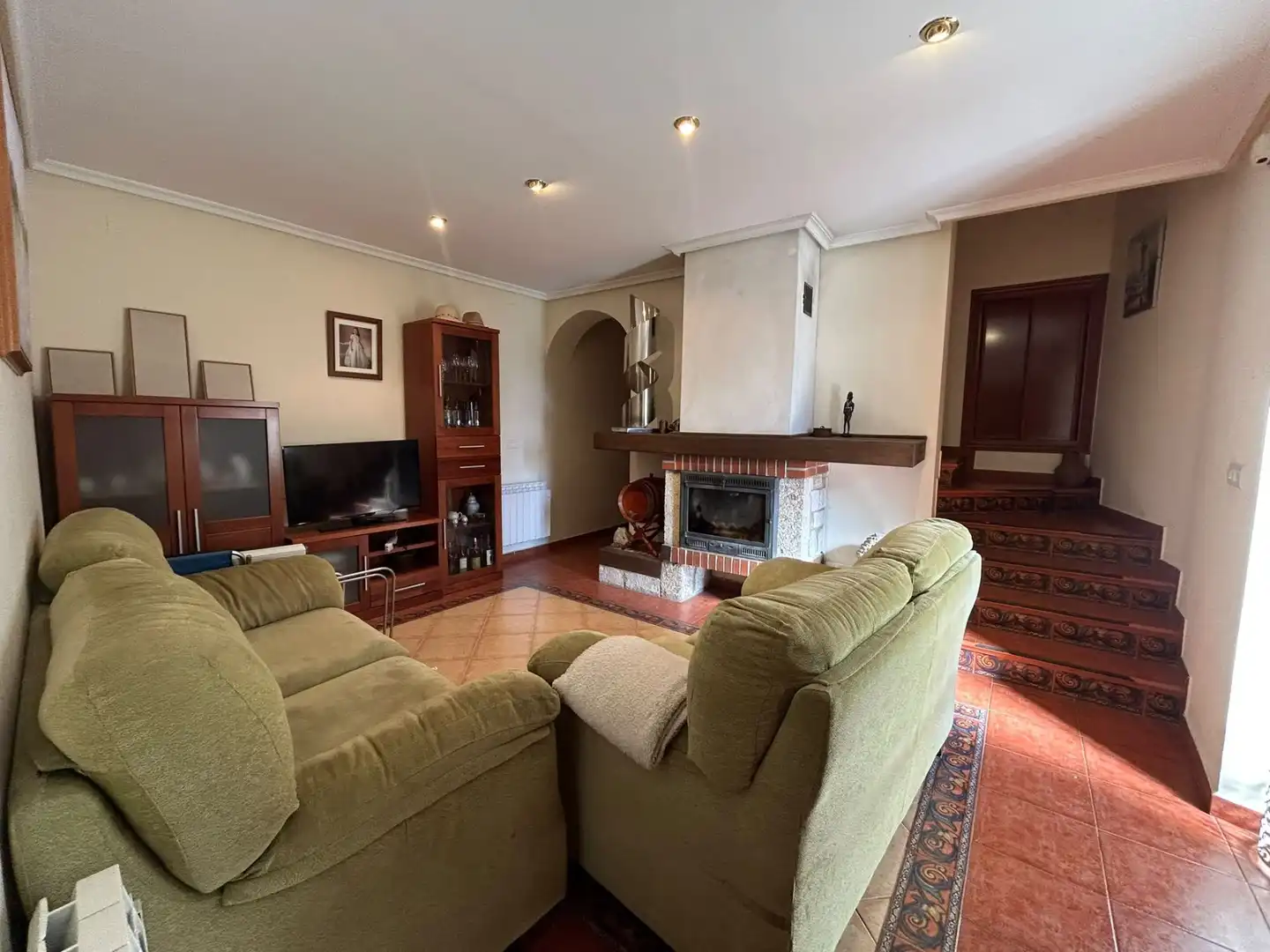 Sala d'estar de Casa o xalet en venda en Villamiel amb Calefacció, Traster i Moblat