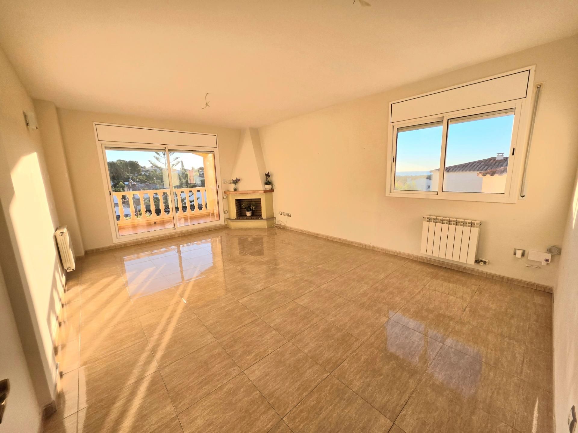 Living room of Single-family semi-detached for sale in La Pobla de Montornès    with Heating, Private garden and Terrace