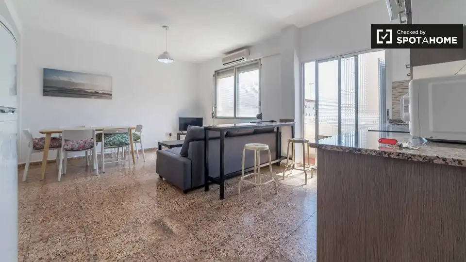 Sala d'estar de Pis de lloguer en Valencia amb Aire condicionat, Calefacció i Moblat