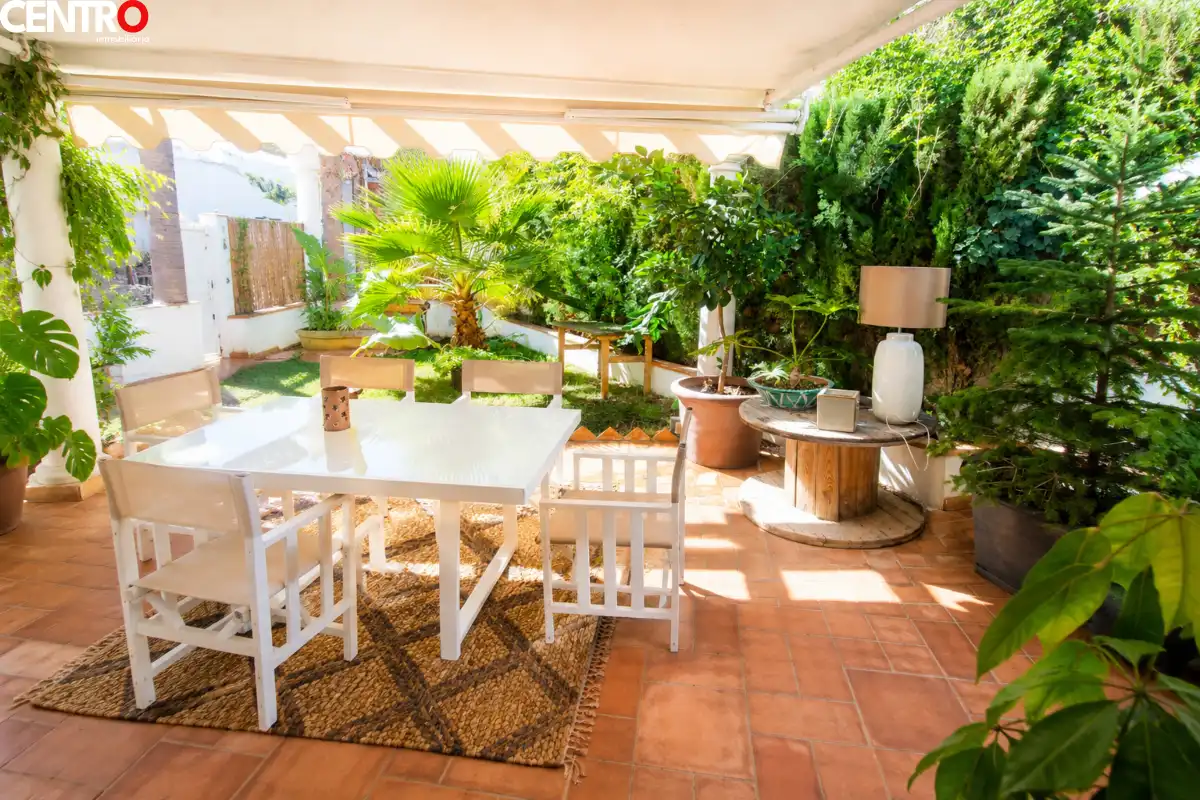 Terrassa de Casa o xalet en venda en Granada amb Aire condicionat, Calefacció i Jardí privat