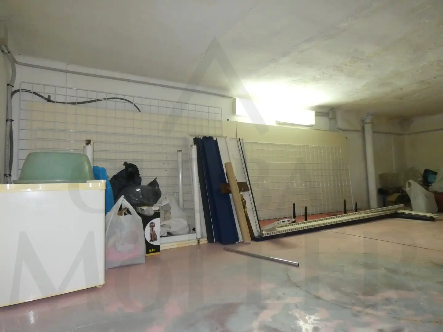Local de lloguer a Calle Paz de Basilea, 35, Los Dolores
