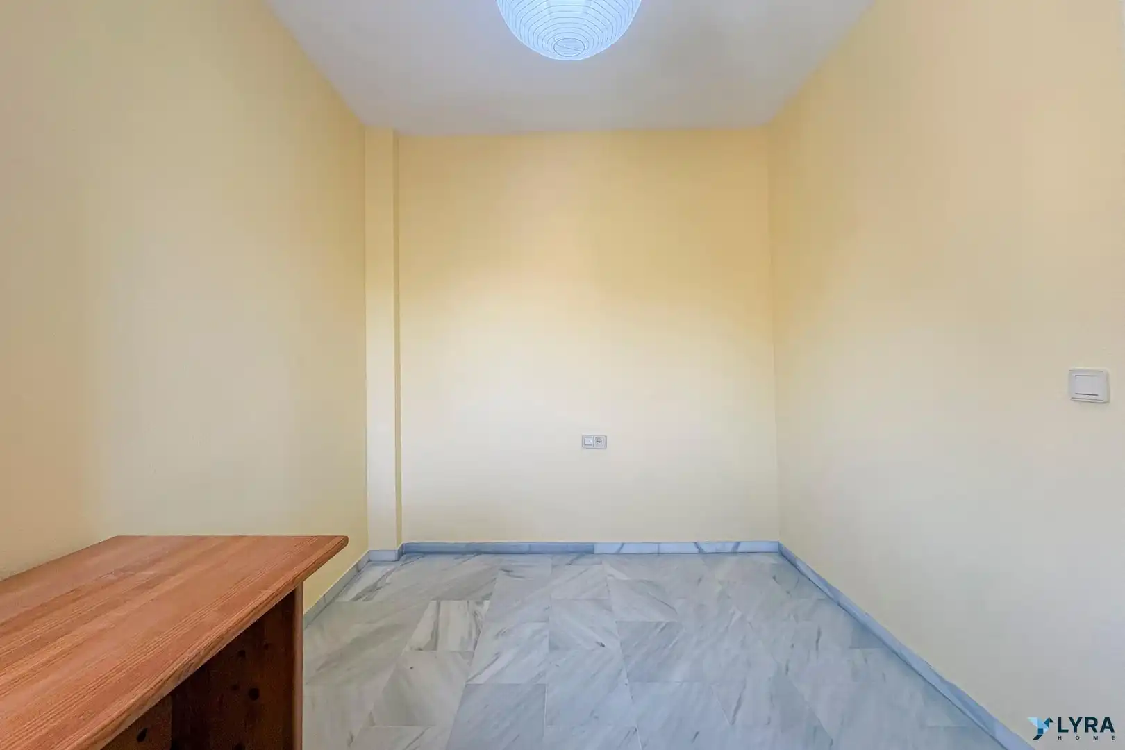 Flat for rent in Tomares  with Balcony and Community pool