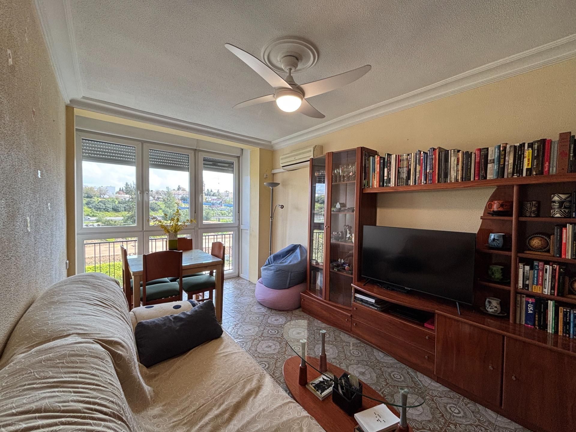 Living room of Flat for sale in San Juan de Aznalfarache  with Air Conditioner, Heating and Terrace