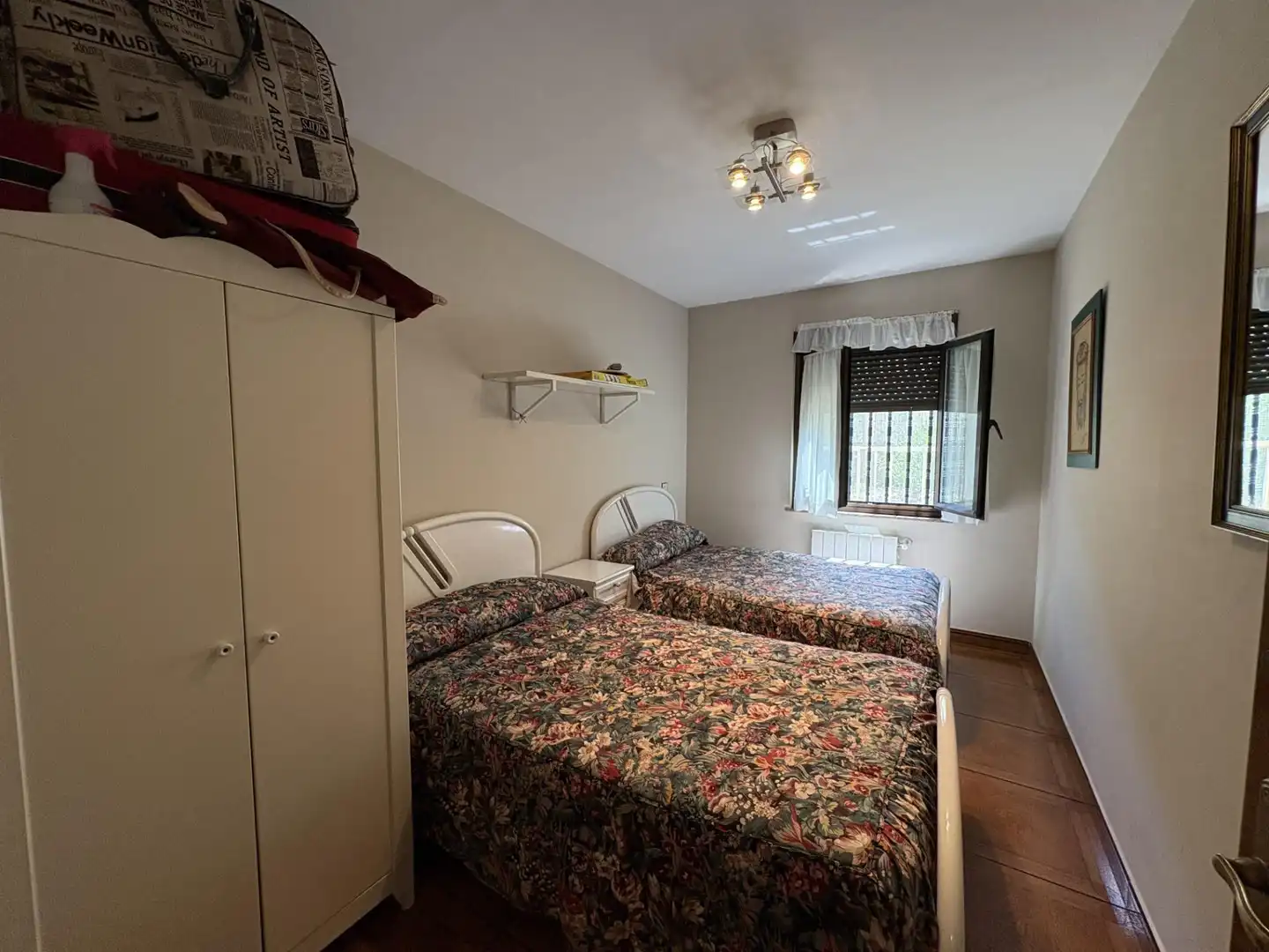 Habitación de Edificio en venta en Aller