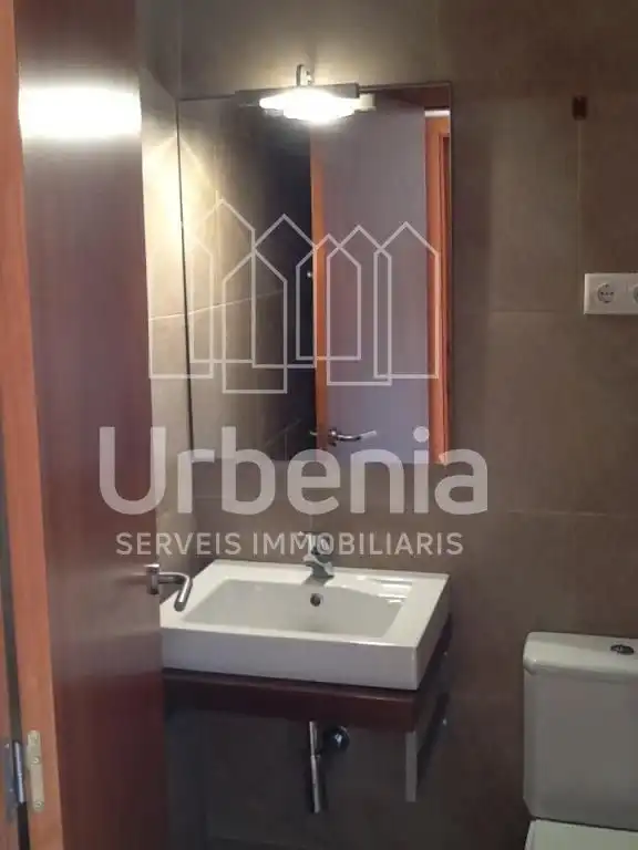 Baño de Dúplex en venta en Gelida con Aire acondicionado, Terraza y Amueblado