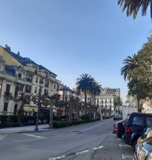 Wohngebäude mit Aufzug zum Verkauf in Calle Mariano Luiña, imagen 2
