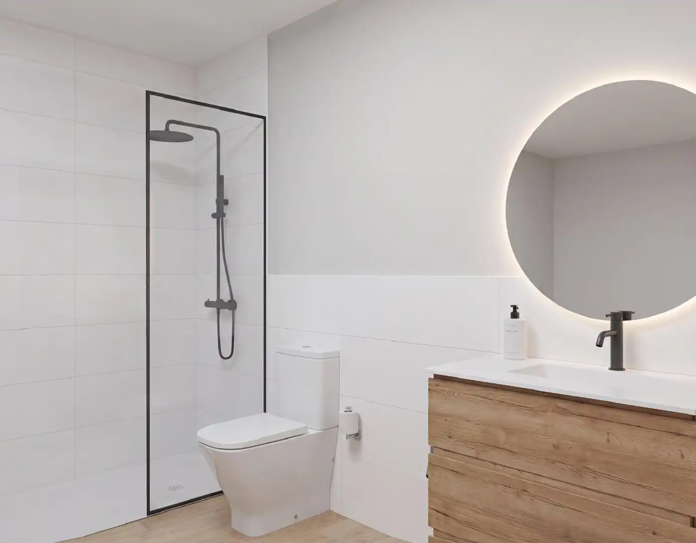 Badezimmer von Erdgeschoss zum Verkauf in Palamós mit Abstellraum