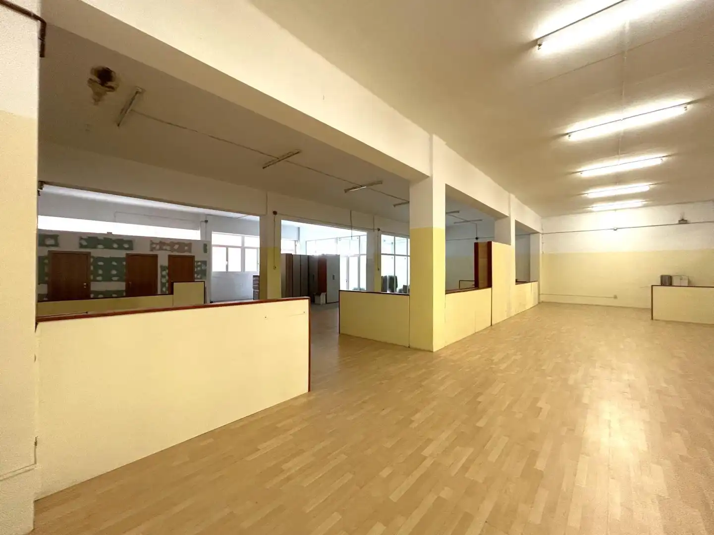 Nau industrial de lloguer en L'Hospitalet de Llobregat