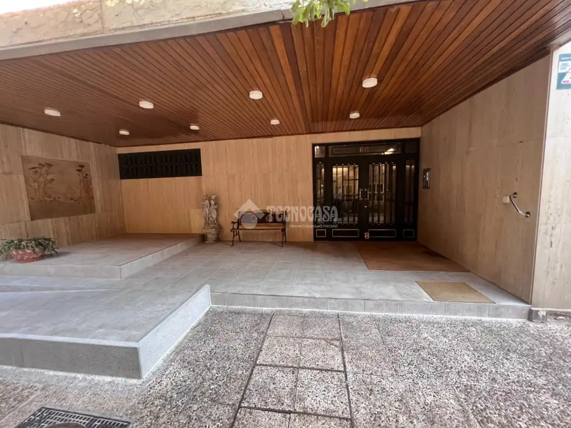 Flat for sale in Madrid  with Air Conditioner, Parquet flooring and Storage room
