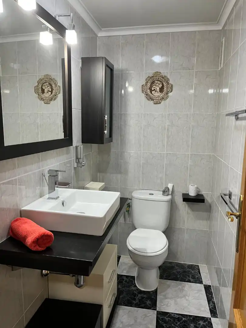 Baño de Casa adosada en venta en Balazote con Terraza y Amueblado